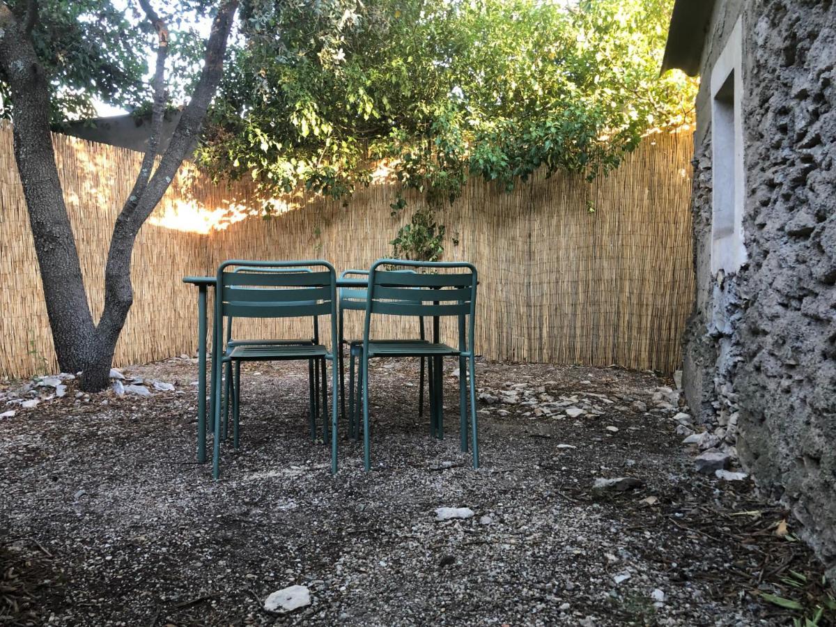 Maisonnette Independante Avec Jardin/Patio Nîmes Exterior foto